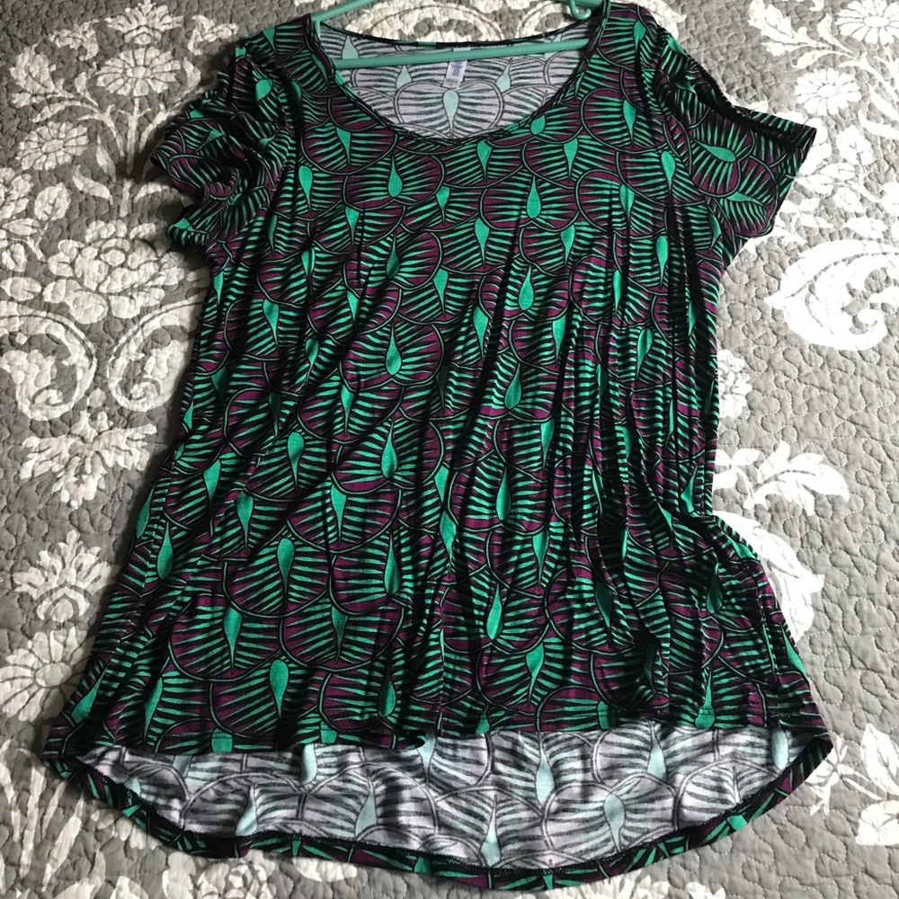 LULAROE CLASSIC T  fun print